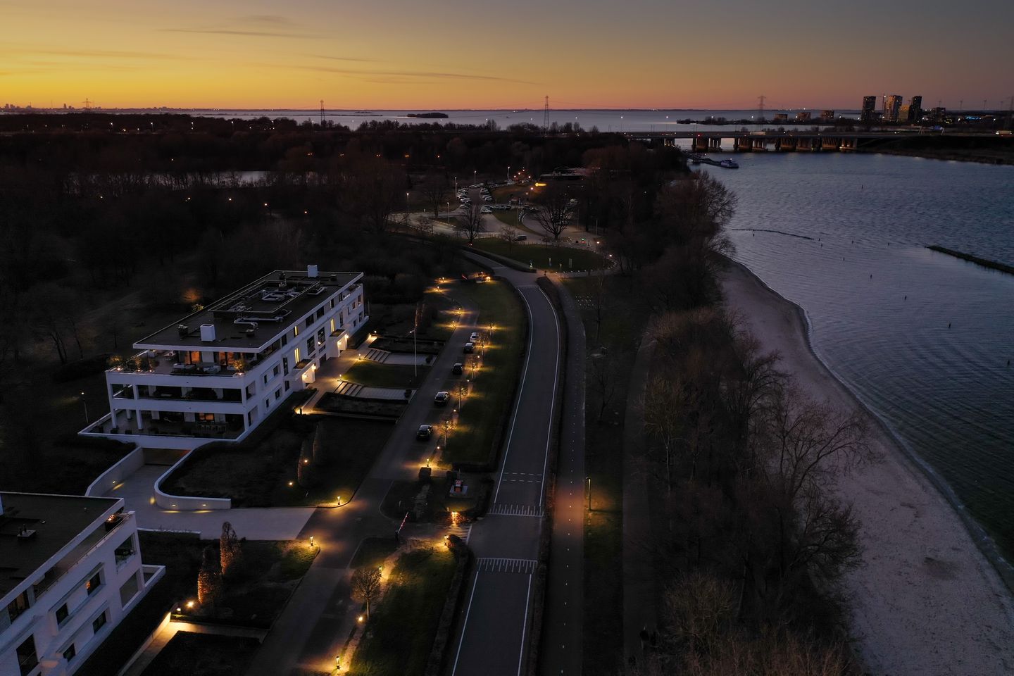 Foto 44 van IJsselmeerweg 93