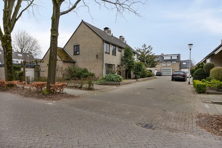 Photo 8 of Den Del 1