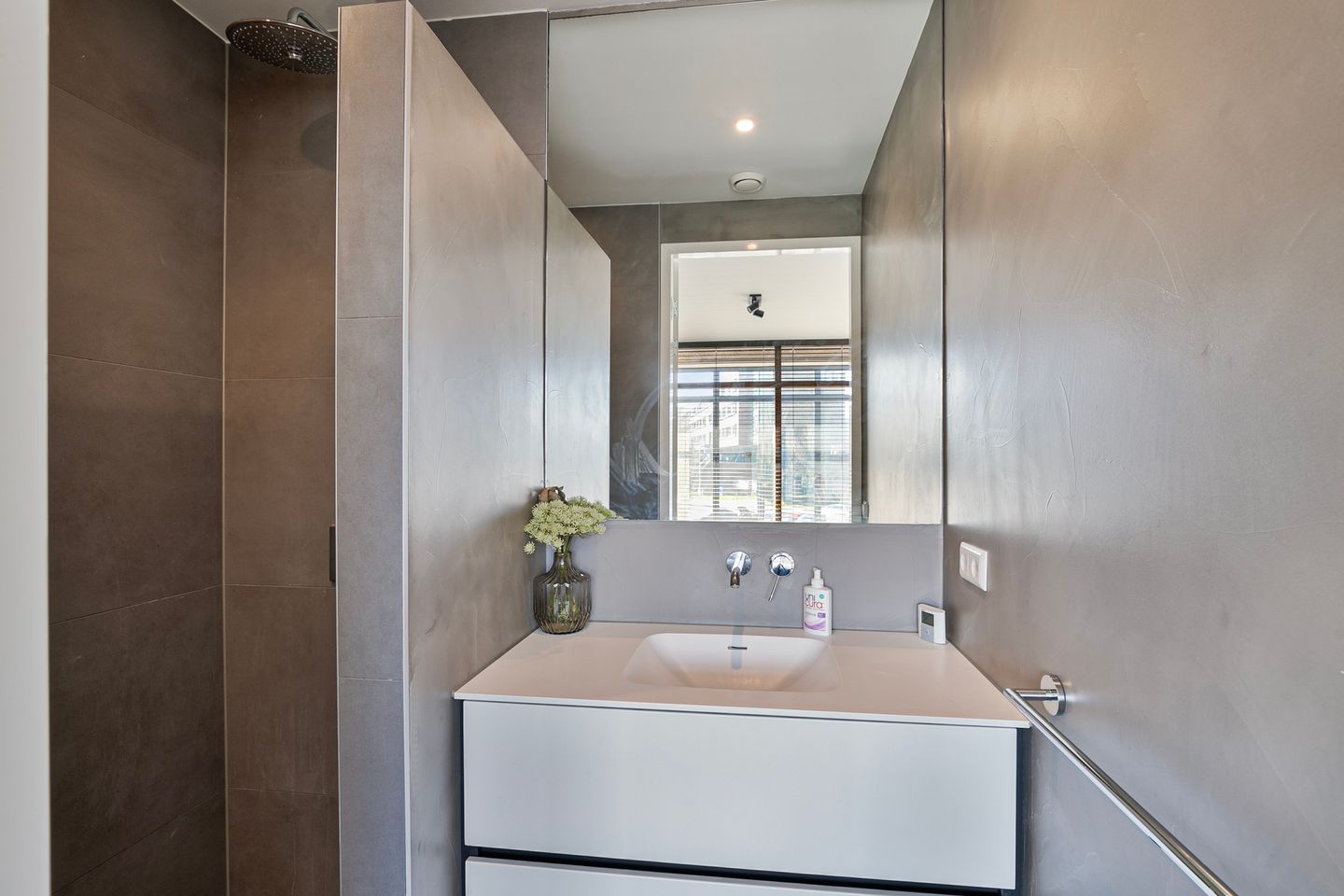 Photo 20 of Burgemeester Hogguerstraat 1193