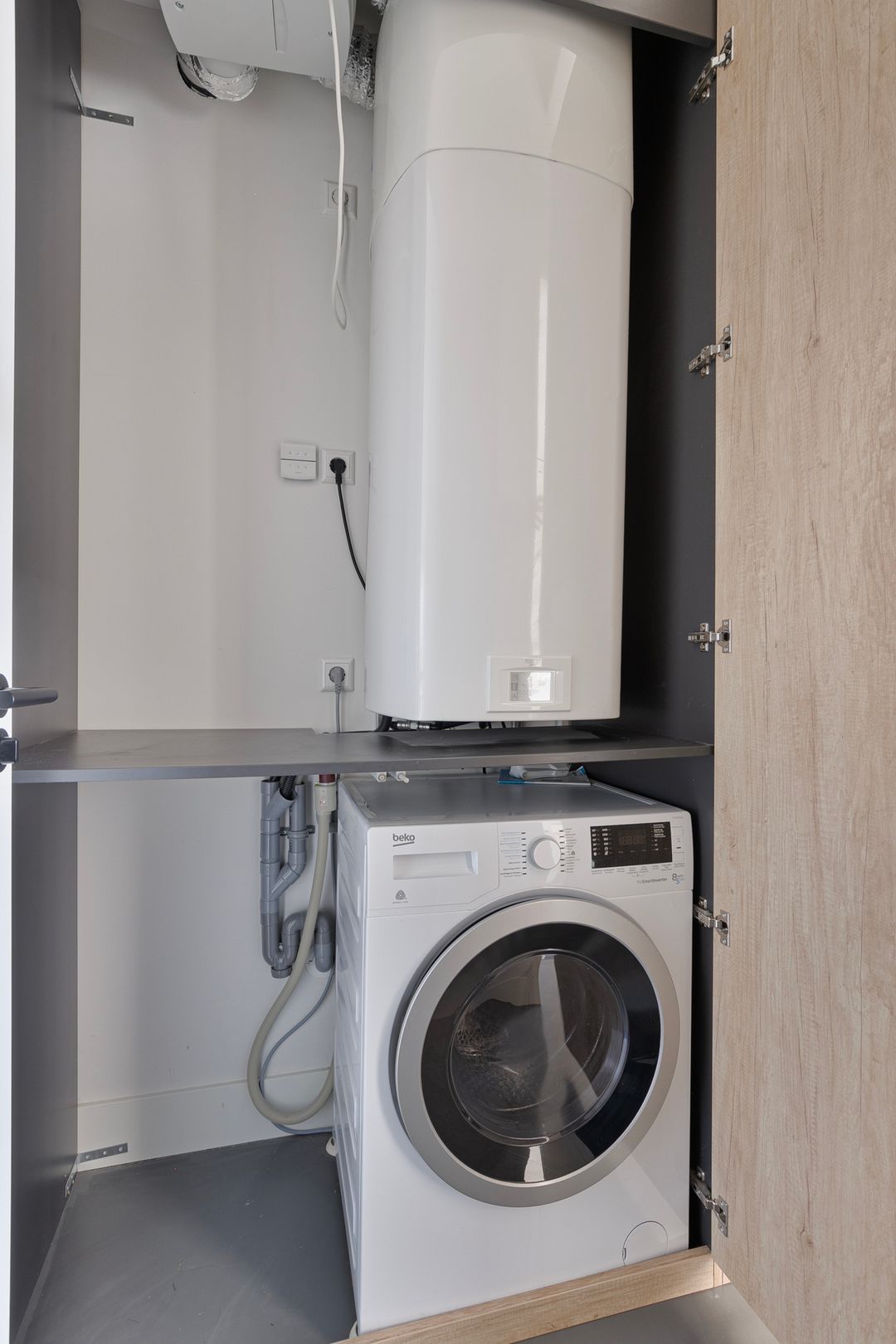 Photo 23 of Burgemeester Hogguerstraat 1193