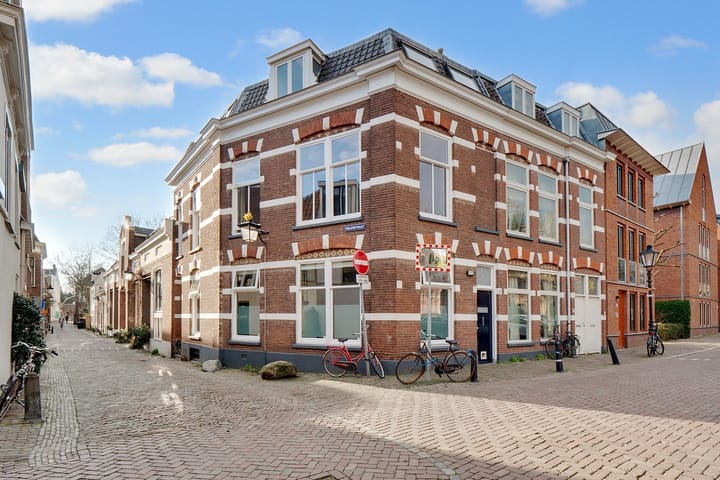 Foto 1 van Wolvenplein 10-BS