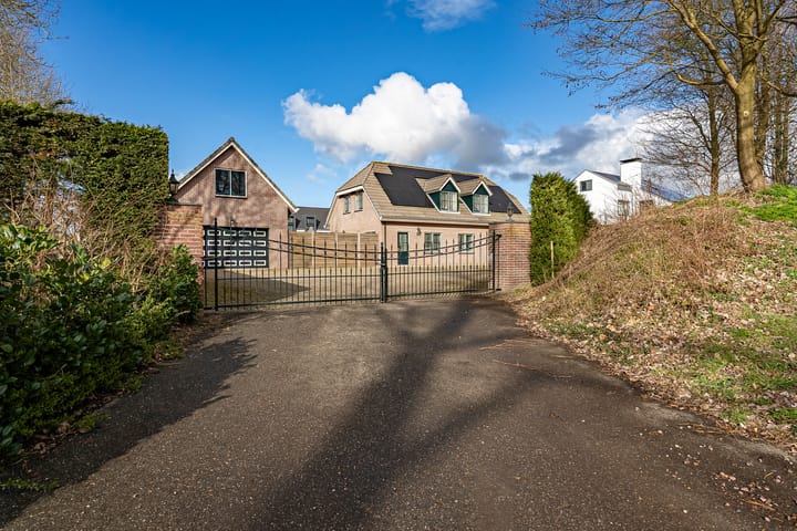 Photo 8 of Van Zuijtland 1-A