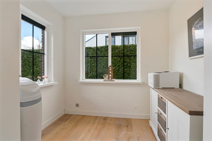 Photo 32 of Van Zuijtland 1-A