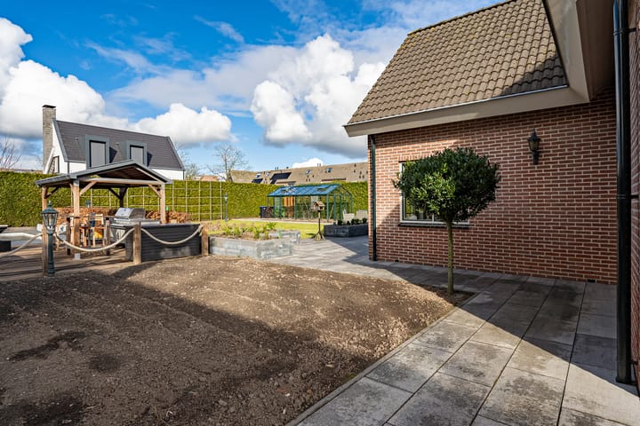 Photo 68 of Van Zuijtland 1-A