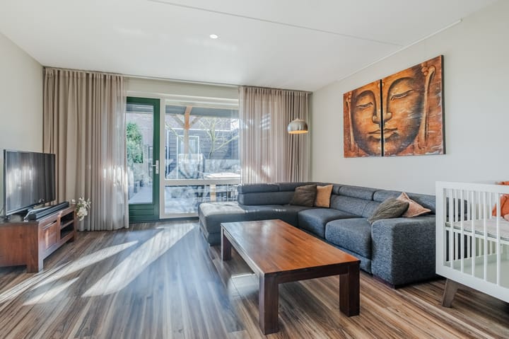 Foto 7 van Isidorusplein 17