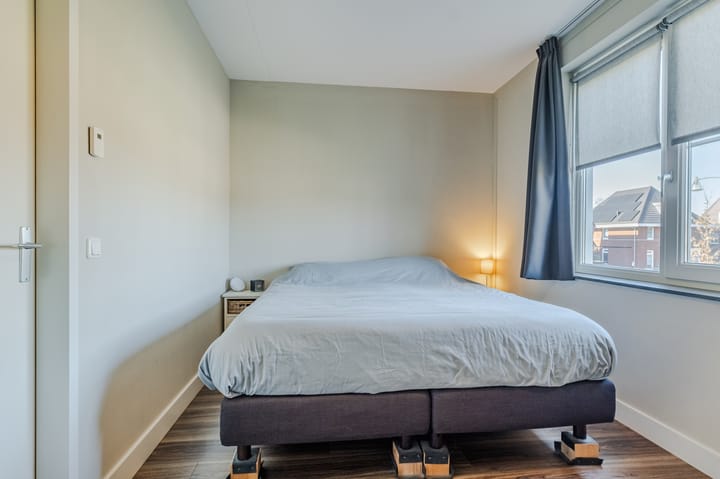 Foto 16 van Isidorusplein 17