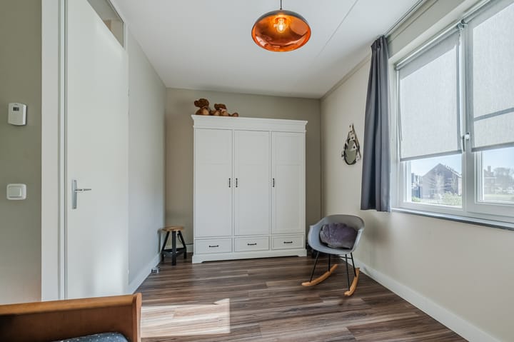 Foto 15 van Isidorusplein 17