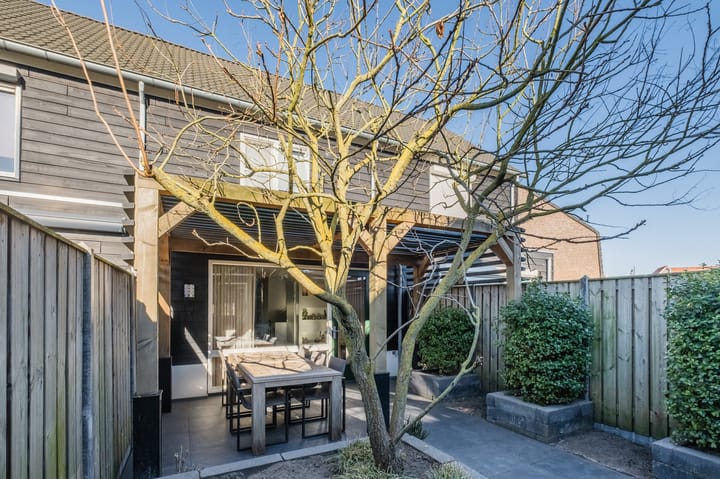 Foto 25 van Isidorusplein 17