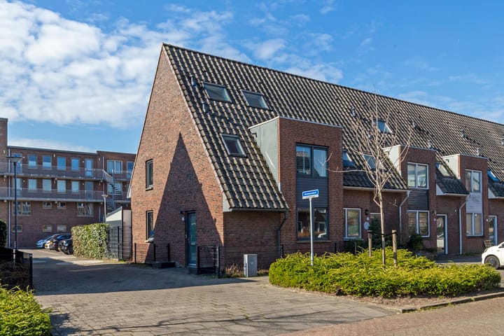 Foto 1 van Alstroemeriastraat 17