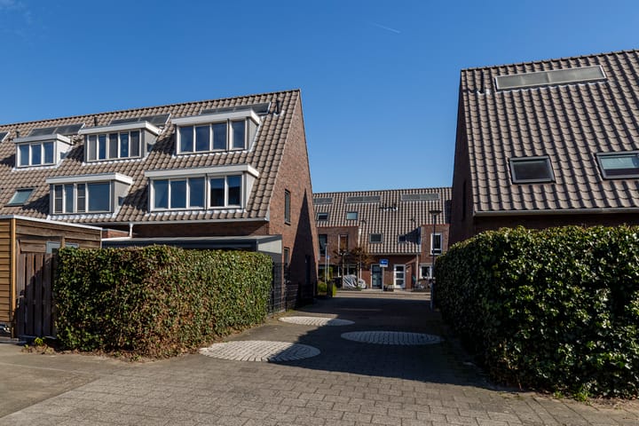 Foto 32 van Alstroemeriastraat 17