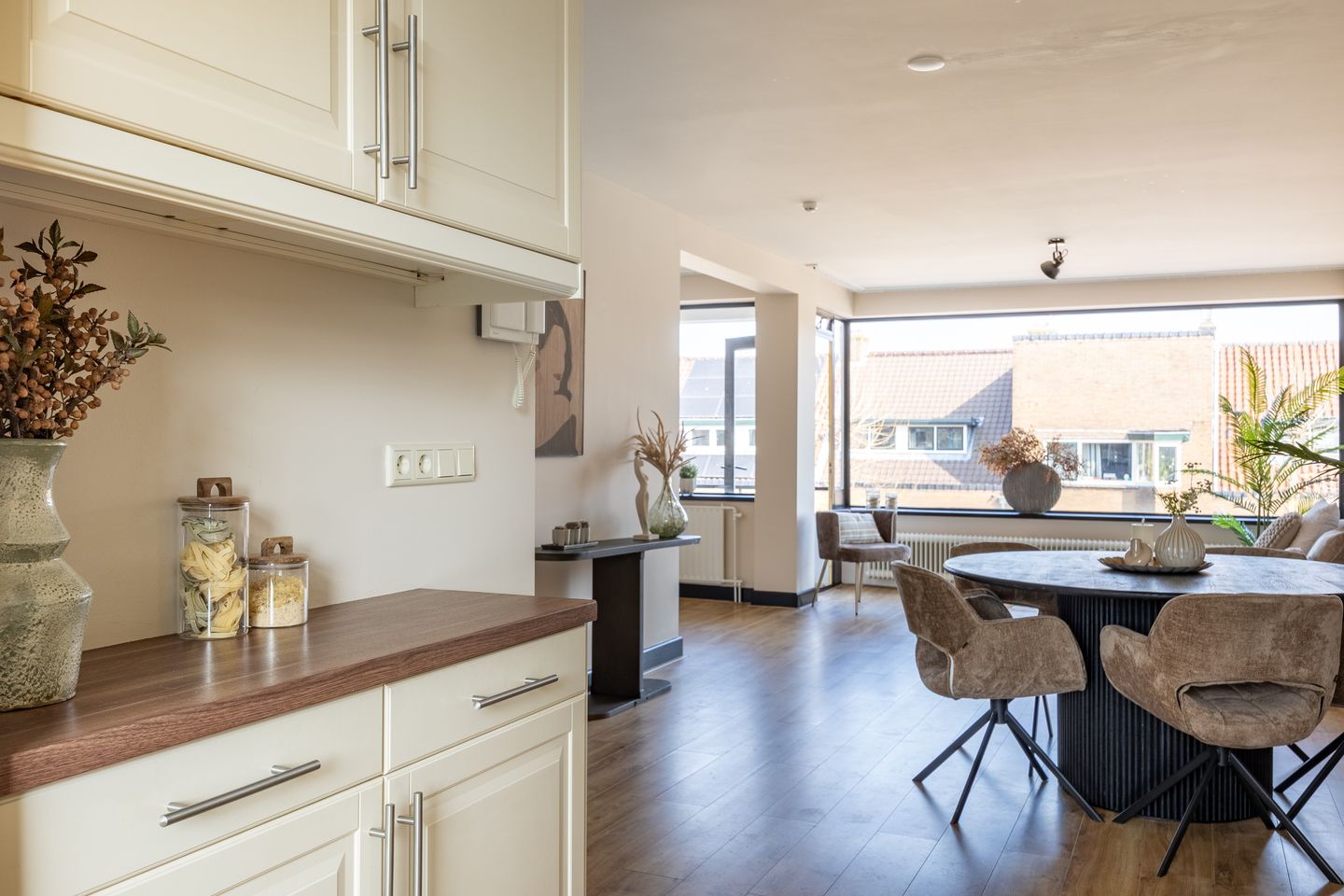 Foto 10 van van Weedestraat 193