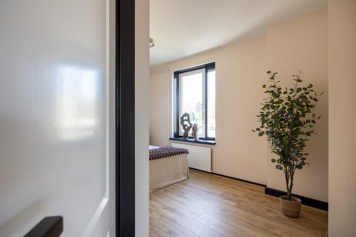 Foto 21 van van Weedestraat 193