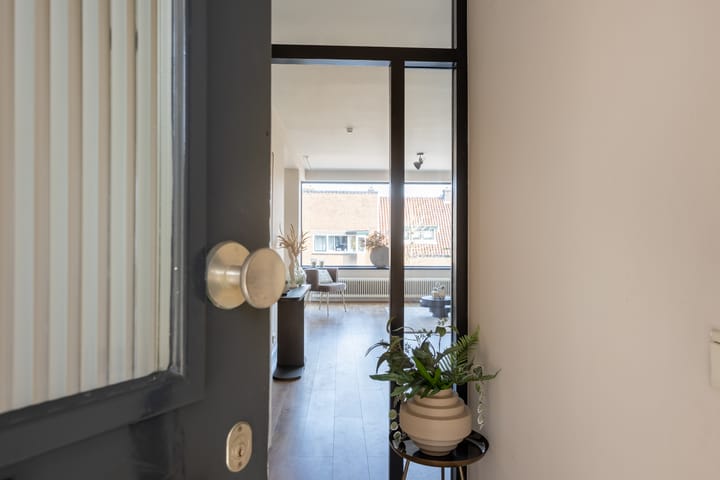 Foto 35 van van Weedestraat 193