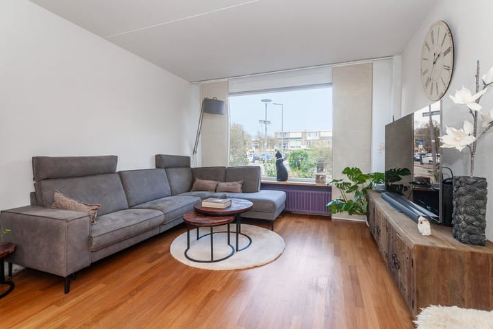 Foto 2 van Heiligenbloem 13