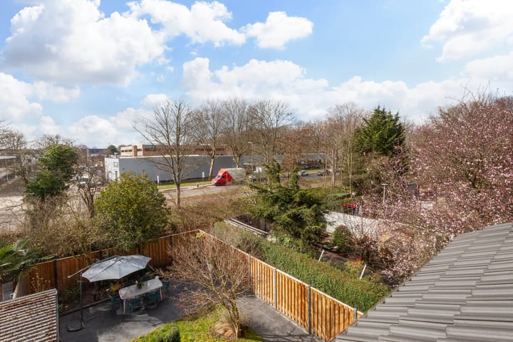 Foto 25 van Heiligenbloem 13