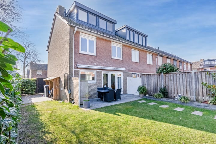 Foto 21 van Topaasstraat 54