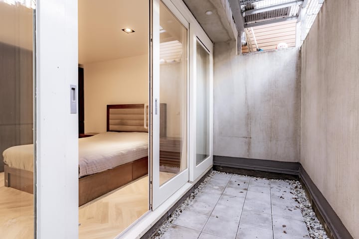 Photo 35 of Marcusstraat 9-F