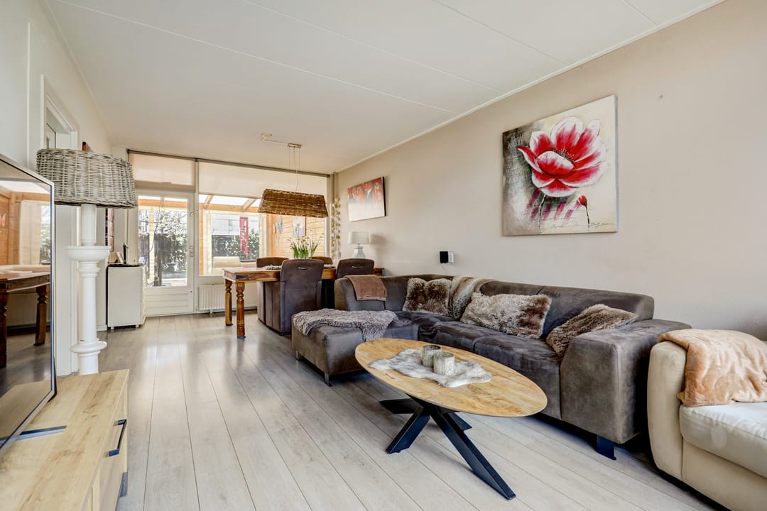 Photo 2 of Burgemeester Van Altenastraat 13