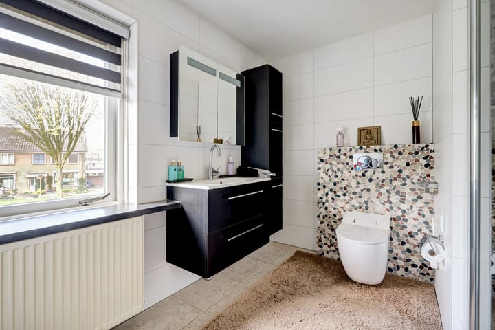 Foto 30 van Burgemeester Van Altenastraat 13