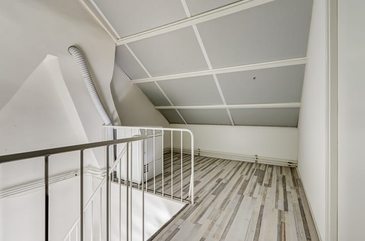 Foto 33 van Burgemeester Van Altenastraat 13