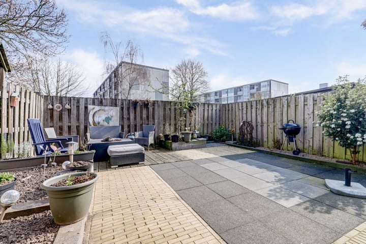 Foto 41 van Burgemeester Van Altenastraat 13