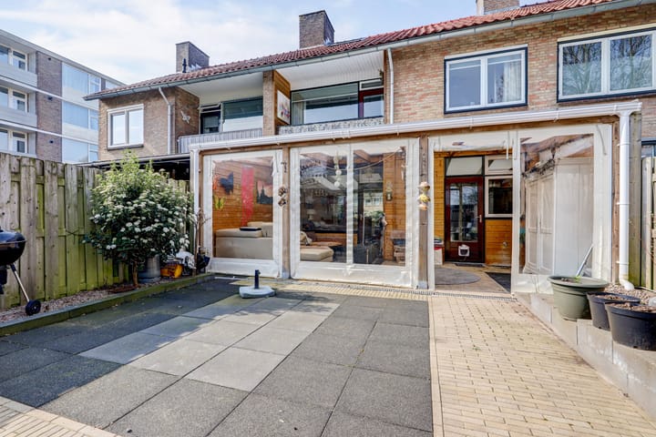 Foto 43 van Burgemeester Van Altenastraat 13