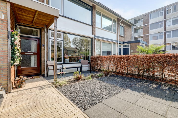 Foto 46 van Burgemeester Van Altenastraat 13