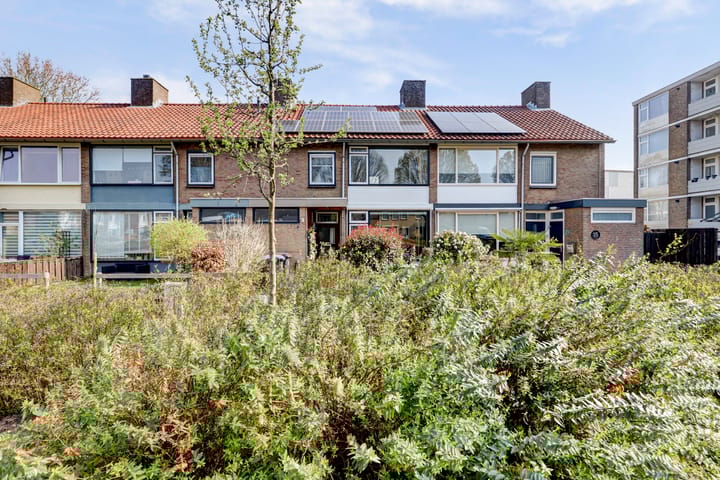 Foto 52 van Burgemeester Van Altenastraat 13