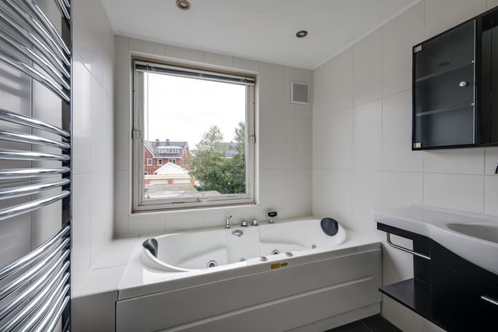 Foto 21 van Terheijdenseweg 156