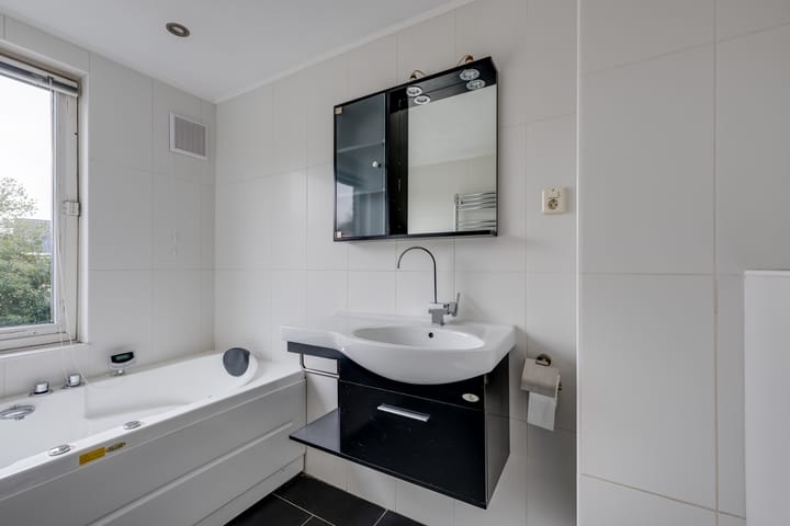 Foto 22 van Terheijdenseweg 156