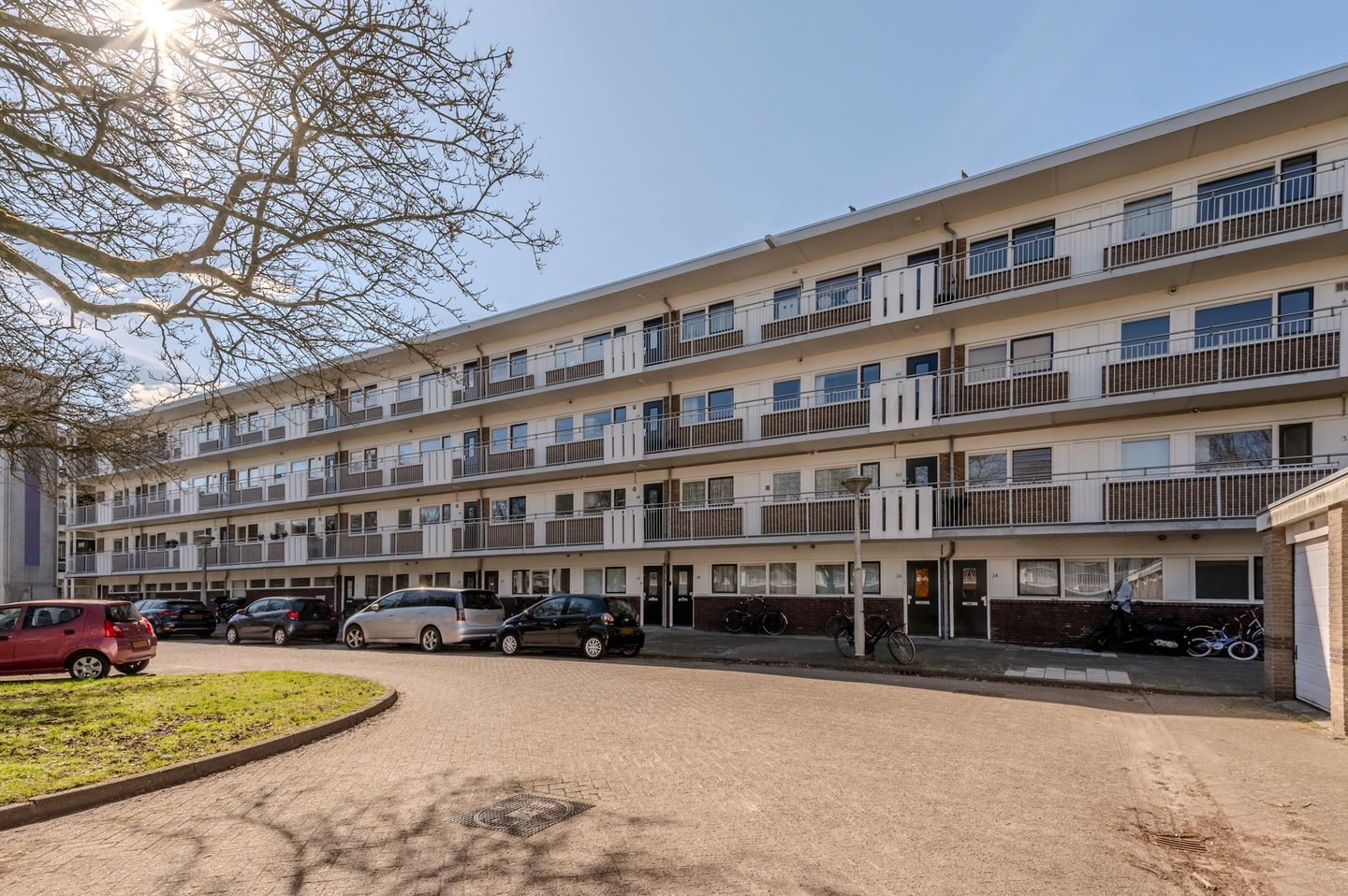 Foto 25 van Heringa-State 66