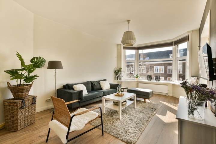Photo 5 of Bloys van Treslongstraat 32-2