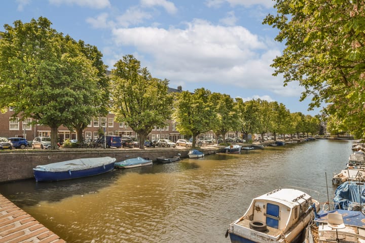 Photo 23 of Bloys van Treslongstraat 32-2