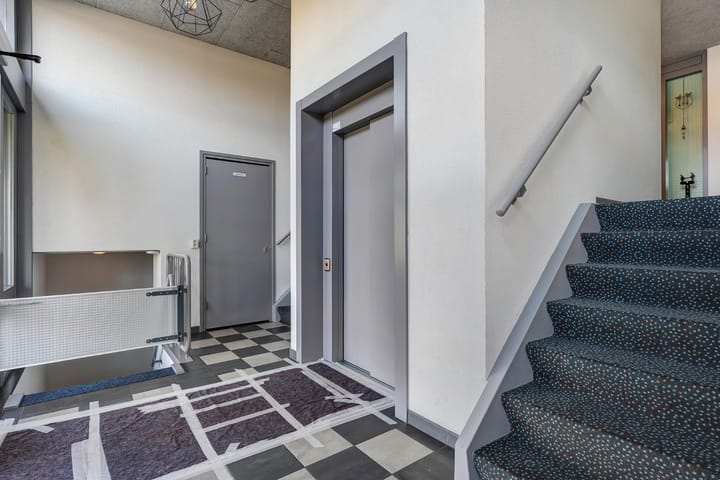 Foto 11 van Meindert Hobbemastraat 8