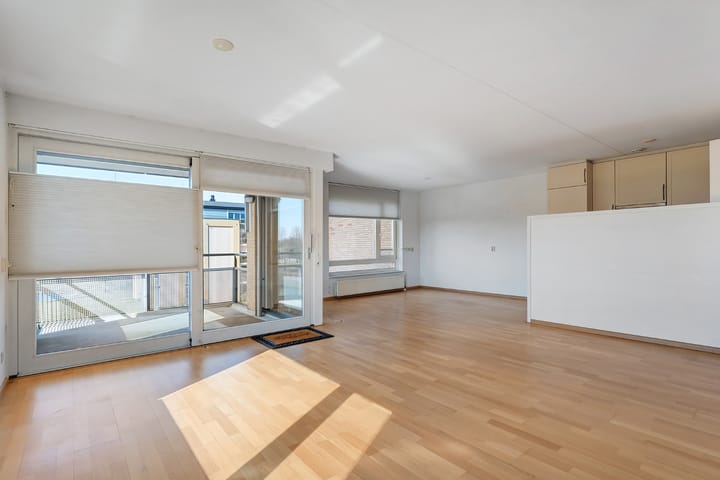 Foto 18 van Meindert Hobbemastraat 8