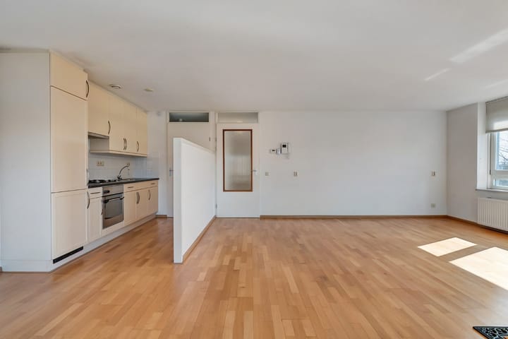 Foto 21 van Meindert Hobbemastraat 8