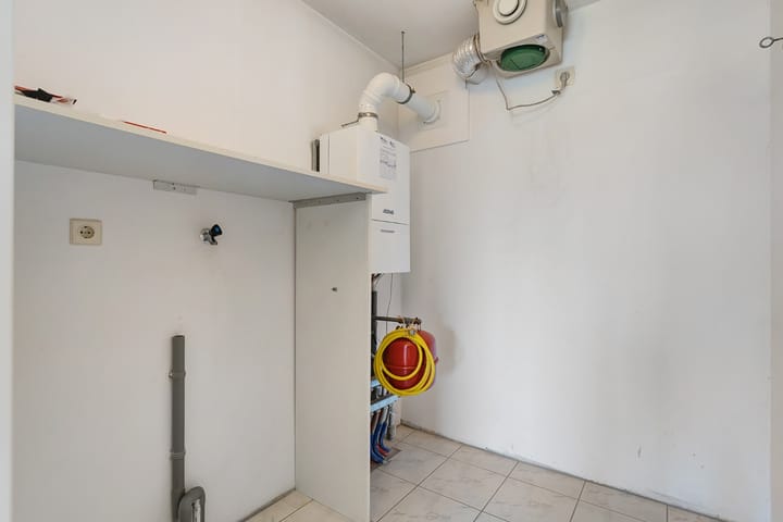 Foto 23 van Meindert Hobbemastraat 8