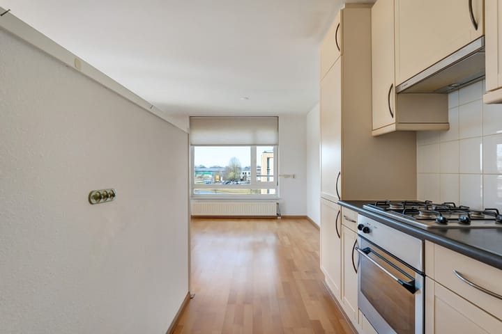 Foto 25 van Meindert Hobbemastraat 8