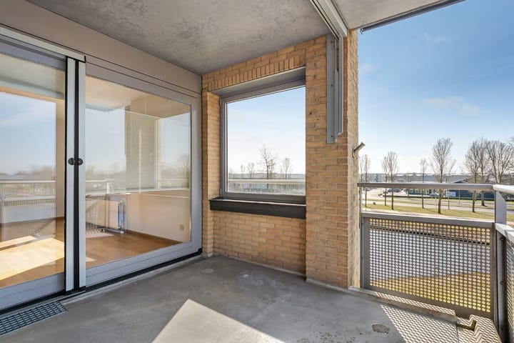 Foto 30 van Meindert Hobbemastraat 8