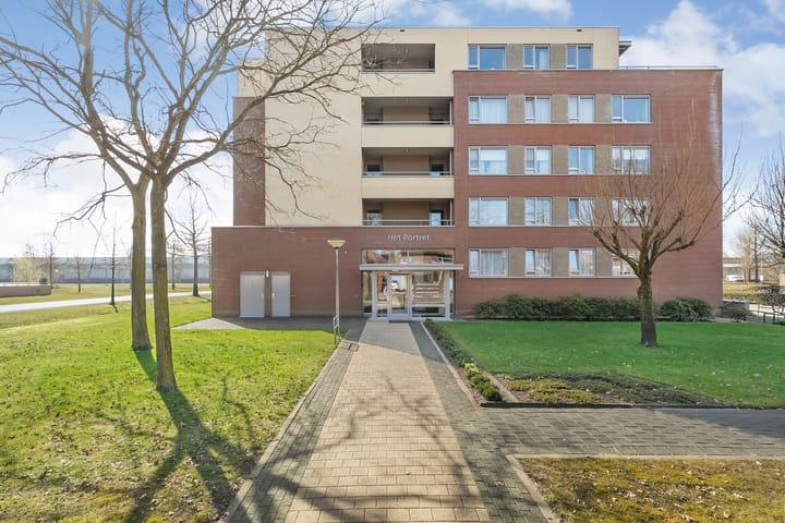 Foto 57 van Meindert Hobbemastraat 8