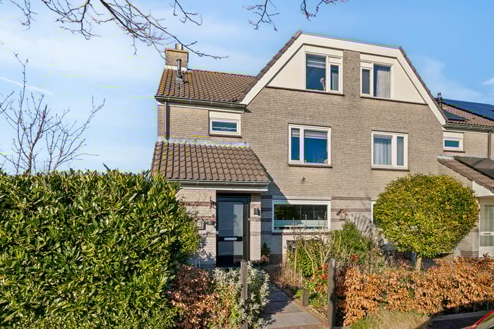 Foto 1 van Caro van Eycklaan 10