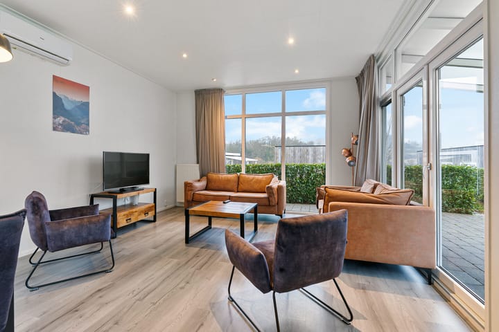 Photo 2 of Valkenburgerweg 128-V242