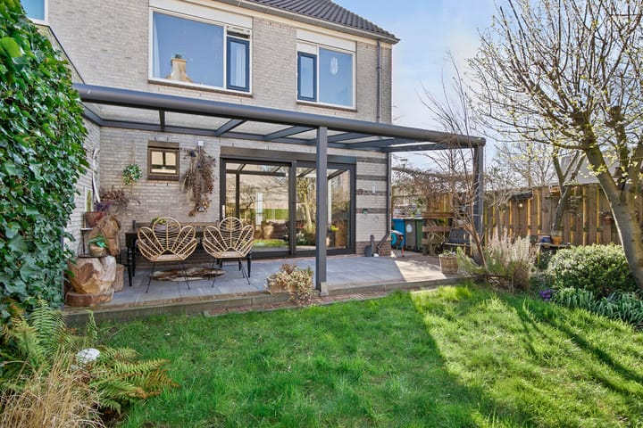 Foto 50 van Caro van Eycklaan 10