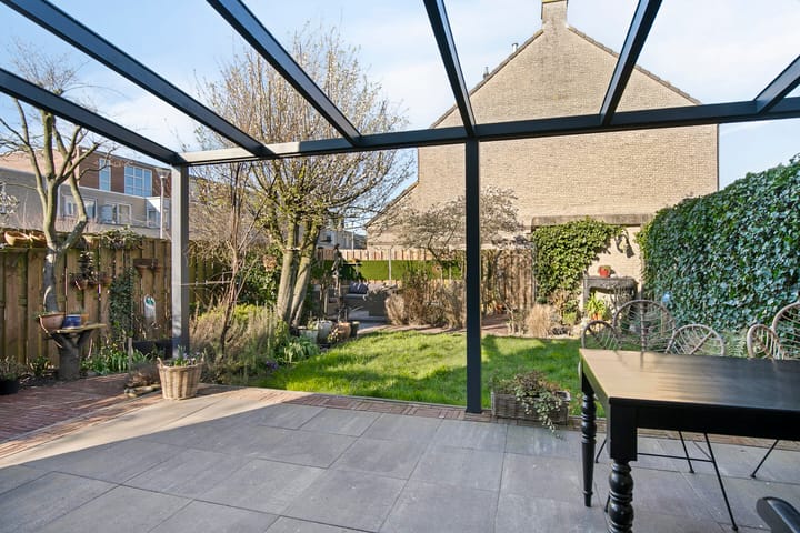 Foto 46 van Caro van Eycklaan 10