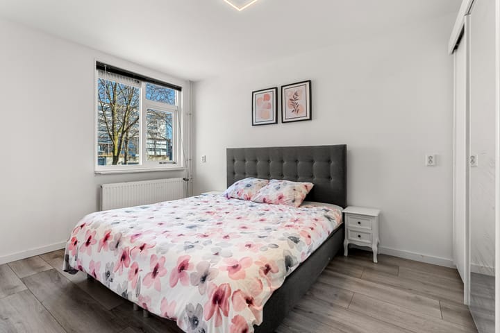 Photo 21 of Regentesseweg 17