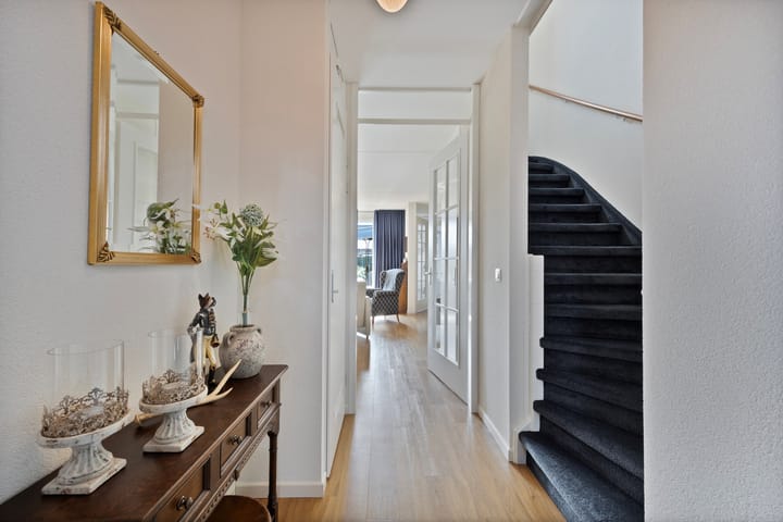 Foto 2 van Emerald 10