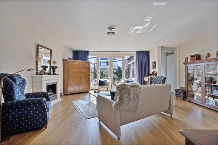 Foto 3 van Emerald 10