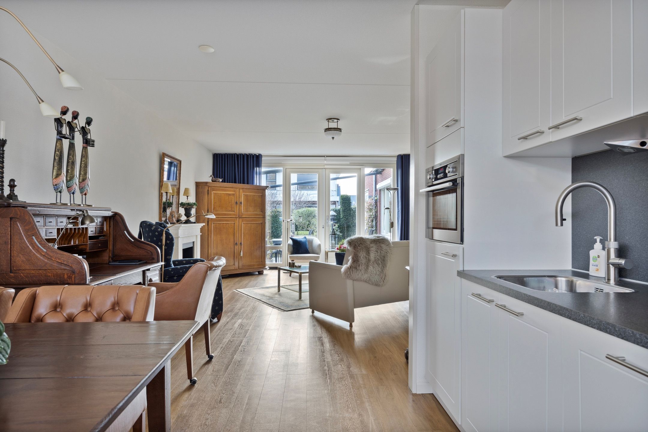 Foto 12 van Emerald 10