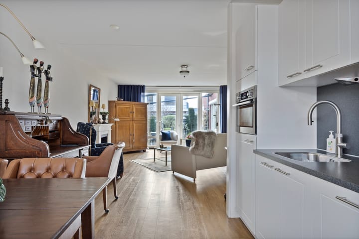 Foto 12 van Emerald 10