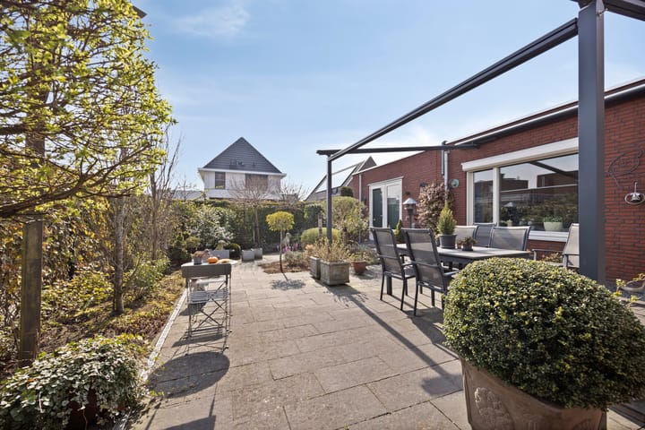 Foto 32 van Emerald 10